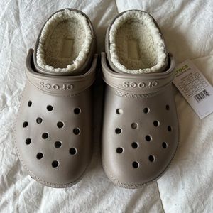 NEW WITH TAGS Lined Crocs🤍